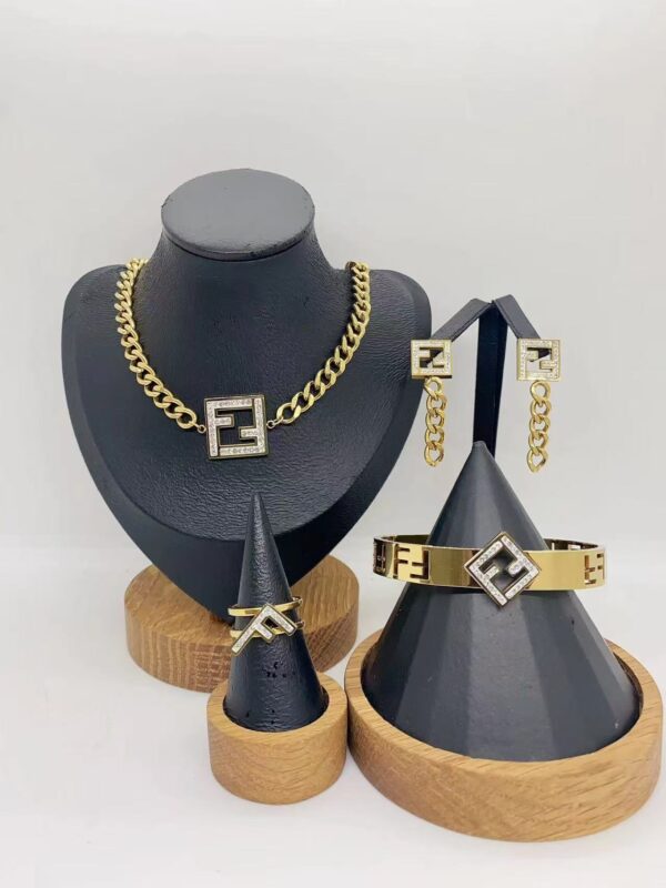 Big sets - Image 77