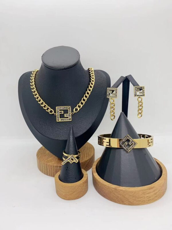 Big sets - Image 76