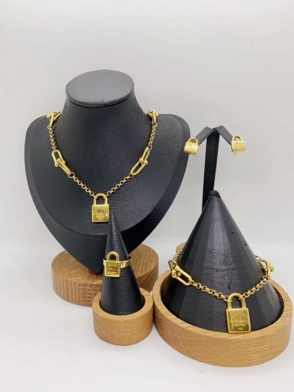 Big sets - Image 60