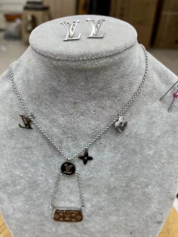 Small sets - Image 53