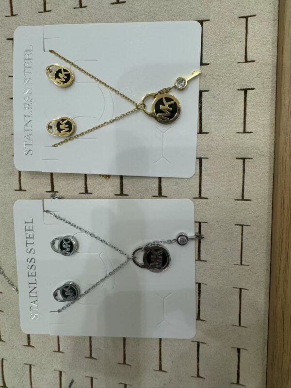 Small sets - Image 71