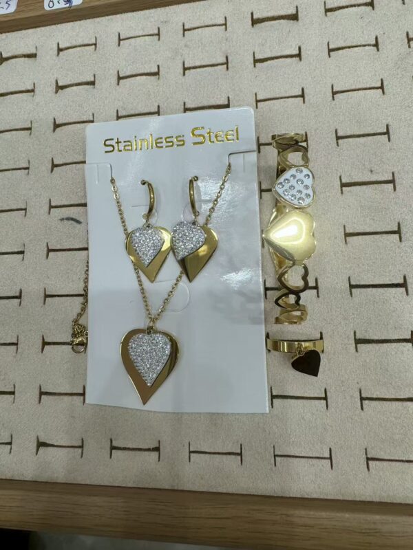Small sets - Image 73