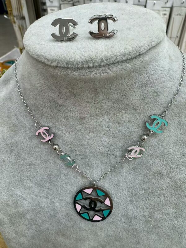 Small sets - Image 79