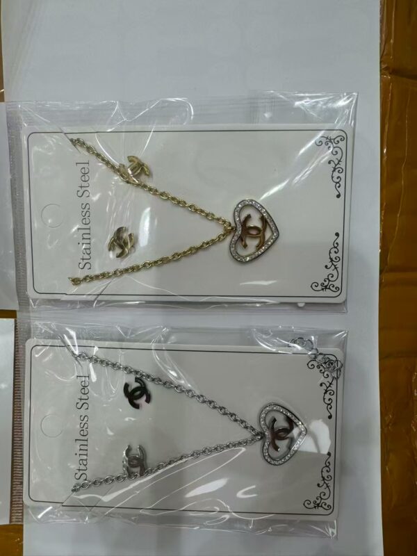 Small sets - Image 109