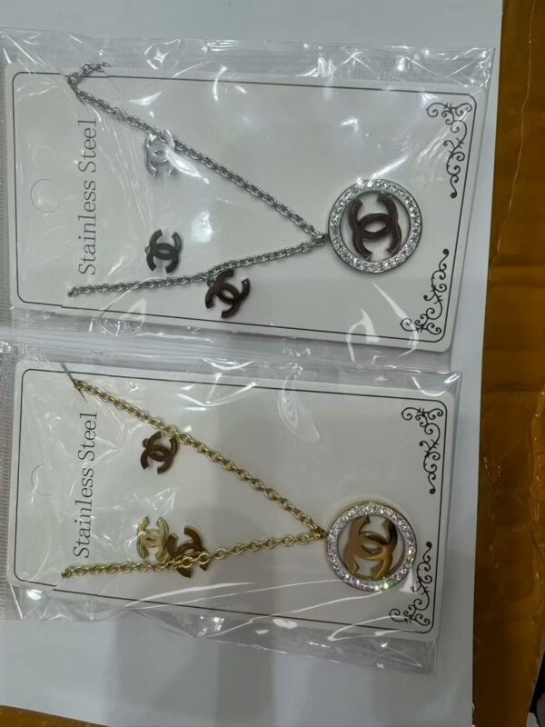 Small sets - Image 27
