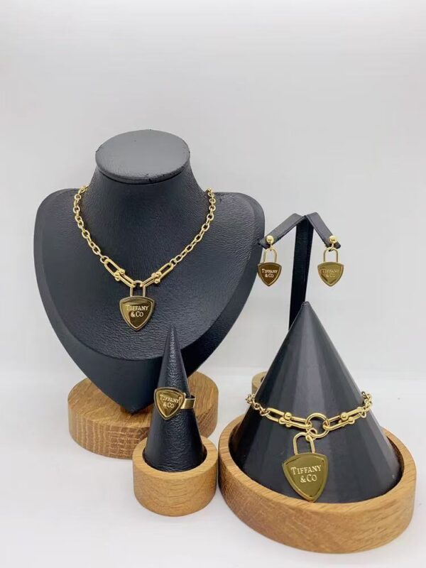 sets - Image 102