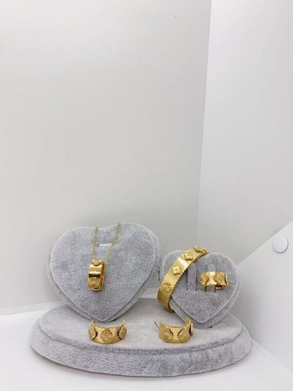sets - Image 108