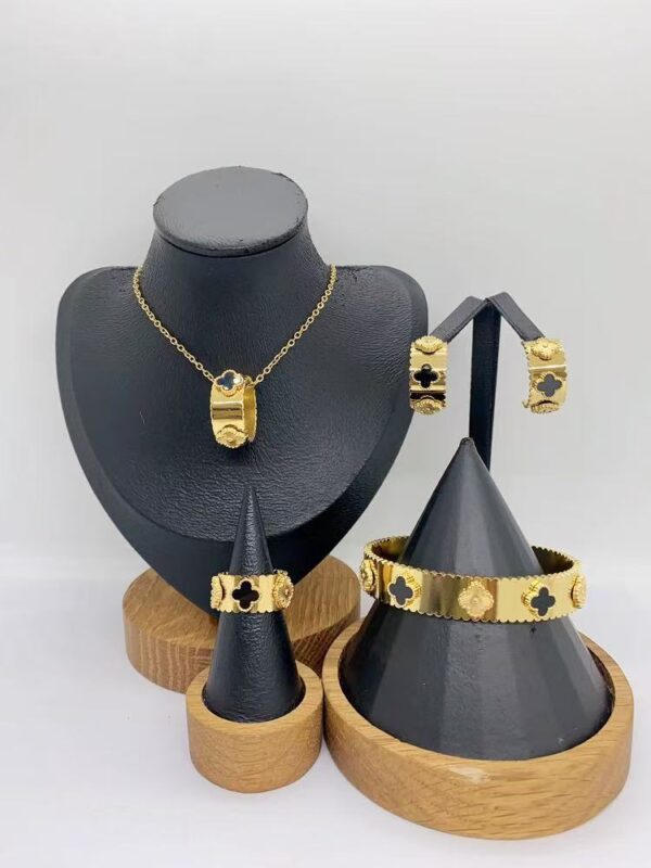 sets - Image 109