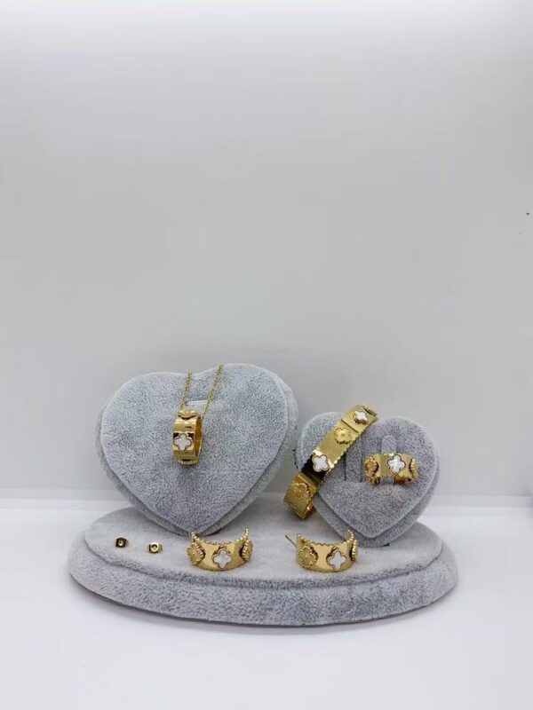 sets - Image 110