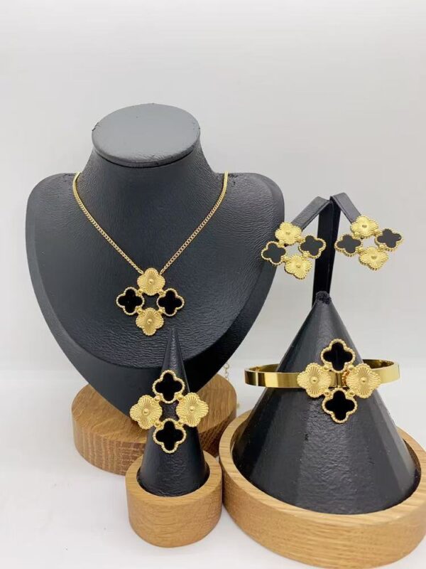 sets - Image 114