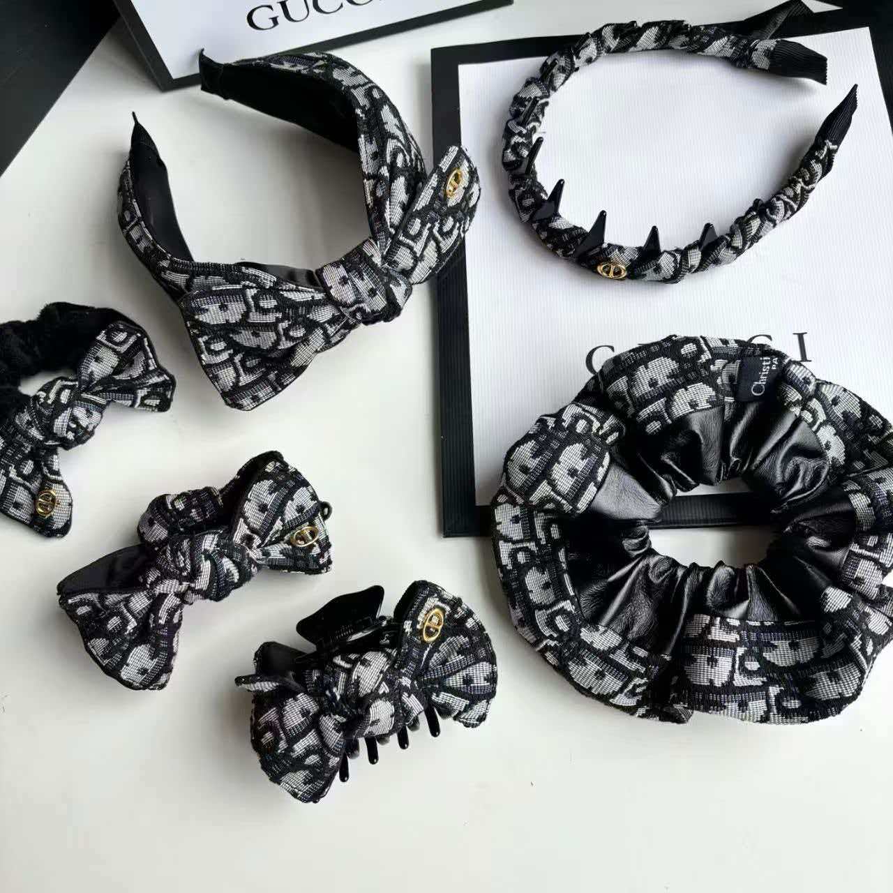 hair accessories - Image 400