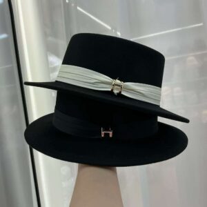hat & glove