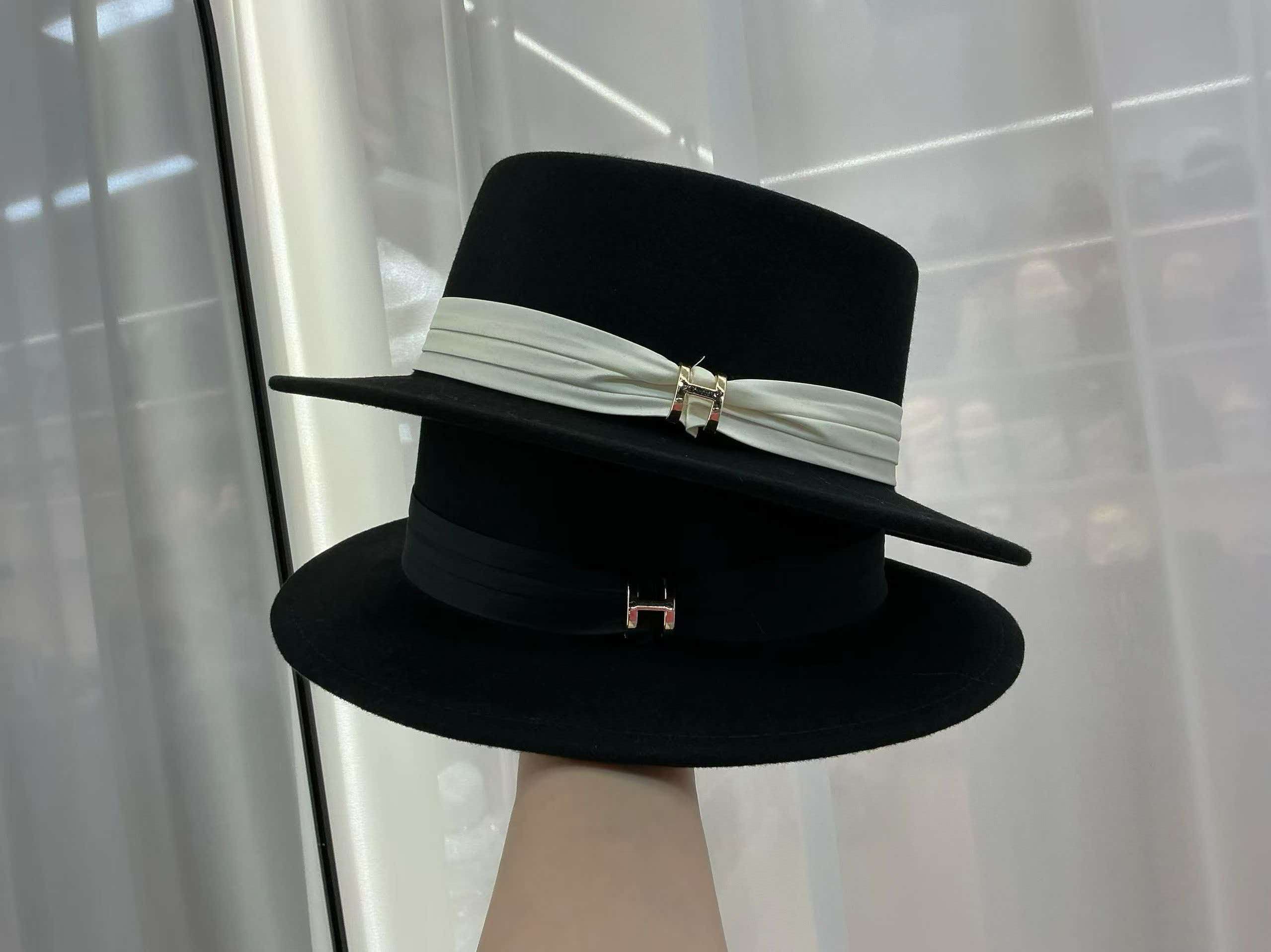 hat & glove